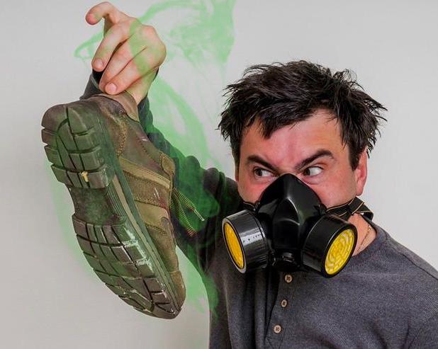 Как избавиться от неприятного запаха обуви: 10 простых способов